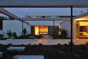 Architectural Marvel: A Unique Villa Surrounded by Lush Greenery and Panoramic Views - image 15