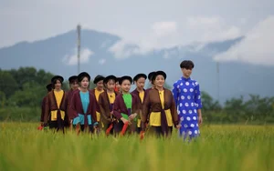 Preserving Heritage: How a Female Artisan Revived Ancient Folk Singing Traditions - image 6