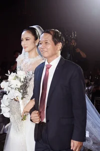 Glamorous Wedding of Vu Ngoc Anh and Cuong Seven Attended by Diva My Linh - image 6