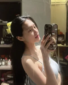 Doãn Hải My’s Radiant Postpartum Glow: A Stunning No-Makeup Gallery - image 5