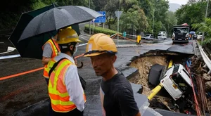 Hong Kong Paralysed by Record-Breaking Rainfall in 140 Years - image 9