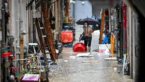 Hong Kong Paralysed by Record-Breaking Rainfall in 140 Years - image 1