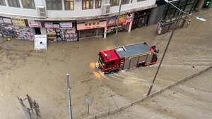 Hong Kong Paralysed by Record-Breaking Rainfall in 140 Years - image 7