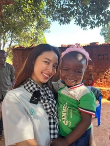 A Heartwarming Reunion: Loi Con and Miss Thuy Tien Fix Past Mistakes - image 3