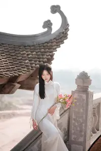 Discover the gentle beauty of Vietnamese girl in white Ao Dai - image 3