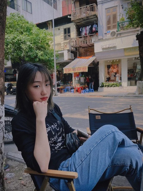 Wushu Athlete Phuong Nhi Stuns with Elegant and Glamorous Transformation