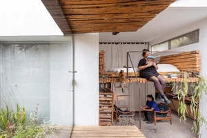 The Urban Recycled Home: Transforming Old Materials into Flexible Living Spaces - image 11