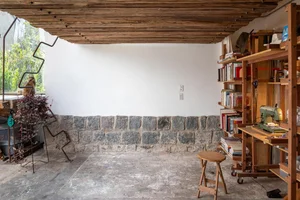 The Urban Recycled Home: Transforming Old Materials into Flexible Living Spaces - image 9