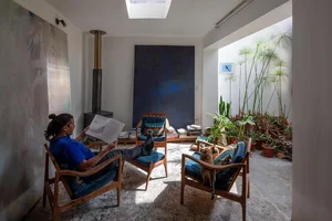 The Urban Recycled Home: Transforming Old Materials into Flexible Living Spaces - image 17