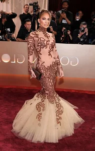 The Most Iconic Fashion Moments from the Golden Globes 2026 Red Carpet - image 1