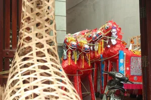 Ghost Month Market Trends: Luxury Votive Items Replacing Traditional Offerings - image 2