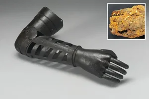 Archeological Discovery: Modern Object Found in Medieval Grave Stuns Experts - image 5