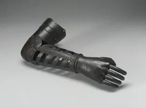 Archeological Discovery: Modern Object Found in Medieval Grave Stuns Experts - image 3