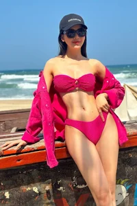 Miss Universe Vietnam Bui Quynh Hoa Stunning Everyday Casual Looks - image 9