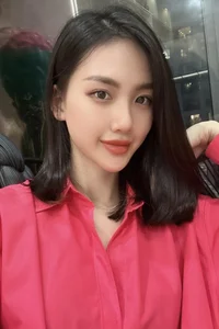 Miss Universe Vietnam Bui Quynh Hoa Stunning Everyday Casual Looks - image 5