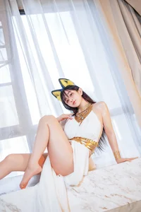 Sakurai Ningning: The Ethereal White Cat Girl Cosplay Aesthetic - image 33