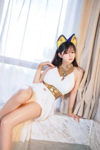 Sakurai Ningning: The Ethereal White Cat Girl Cosplay Aesthetic - image 13
