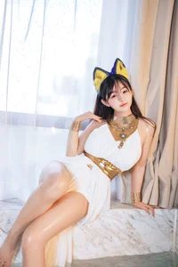 Sakurai Ningning: The Ethereal White Cat Girl Cosplay Aesthetic - image 2