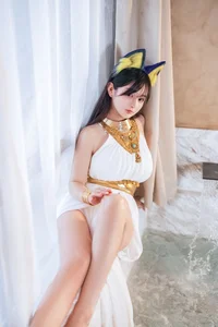Sakurai Ningning: The Ethereal White Cat Girl Cosplay Aesthetic - image 12