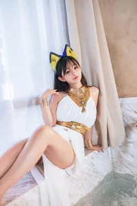 Sakurai Ningning: The Ethereal White Cat Girl Cosplay Aesthetic - image 7