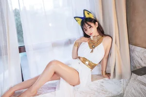 Sakurai Ningning: The Ethereal White Cat Girl Cosplay Aesthetic - image 4