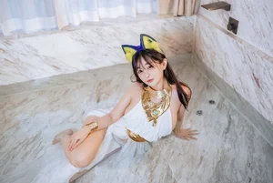 Sakurai Ningning: The Ethereal White Cat Girl Cosplay Aesthetic - image 18