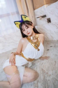 Sakurai Ningning: The Ethereal White Cat Girl Cosplay Aesthetic - image 25