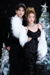 Vietnamese Celebrities Celebrate Christmas with Family and Loved Ones - image 7