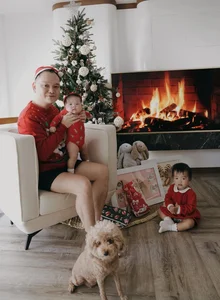 Vietnamese Celebrities Celebrate Christmas with Family and Loved Ones - image 3