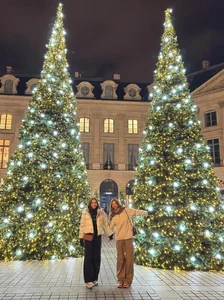 Vietnamese Celebrities Celebrate Christmas with Family and Loved Ones - image 6