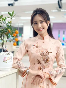 The Radiant Beauty and Professional Style of VTV Weather Forecast Presenters - image 34