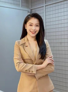 The Radiant Beauty and Professional Style of VTV Weather Forecast Presenters - image 30