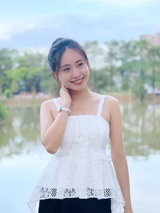 The Radiant Beauty and Professional Style of VTV Weather Forecast Presenters - image 0