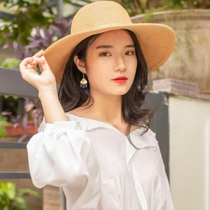 The Radiant Beauty and Professional Style of VTV Weather Forecast Presenters - image 44