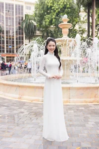 The Radiant Beauty and Professional Style of VTV Weather Forecast Presenters - image 9