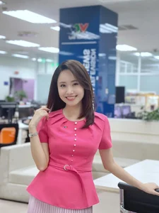 The Radiant Beauty and Professional Style of VTV Weather Forecast Presenters - image 53