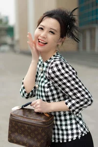 The Radiant Beauty and Professional Style of VTV Weather Forecast Presenters - image 70