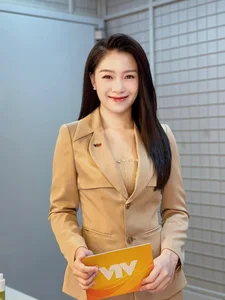The Radiant Beauty and Professional Style of VTV Weather Forecast Presenters - image 3