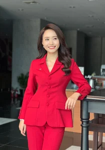 The Radiant Beauty and Professional Style of VTV Weather Forecast Presenters - image 32