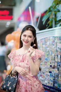 The Radiant Beauty and Professional Style of VTV Weather Forecast Presenters - image 42
