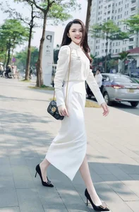 The Radiant Beauty and Professional Style of VTV Weather Forecast Presenters - image 65