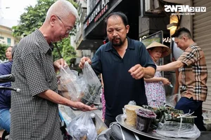 Dragon Boat Festival Economics: Floral Offerings and Rising Cake Prices - image 12