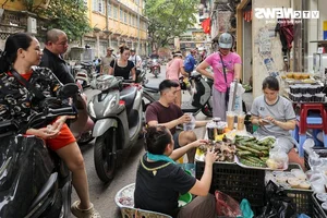 Dragon Boat Festival Economics: Floral Offerings and Rising Cake Prices - image 2