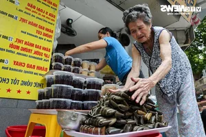 Dragon Boat Festival Economics: Floral Offerings and Rising Cake Prices - image 14