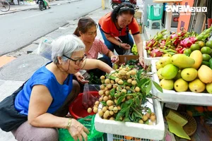Dragon Boat Festival Economics: Floral Offerings and Rising Cake Prices - image 9