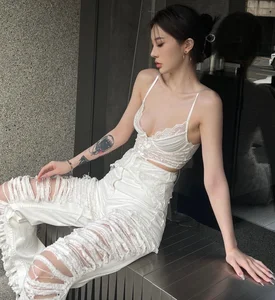 Bold Street Style: Taiwanese Influencer Captivates with Daring Urban Fashion - image 5