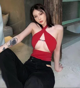 Bold Street Style: Taiwanese Influencer Captivates with Daring Urban Fashion - image 3