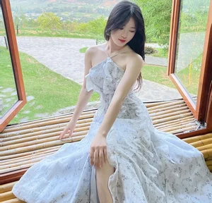 The Timeless Beauty of the Viral Sensation Who Captivated the Internet at 20 - image 3