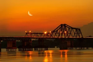 Chasing Sunsets in Hanoi: A Guide to the Capital's Most Scenic Views - image 5