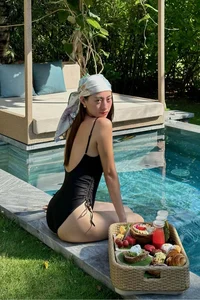 Singer Le Quyen Enjoys a Stylish New York Getaway - image 5